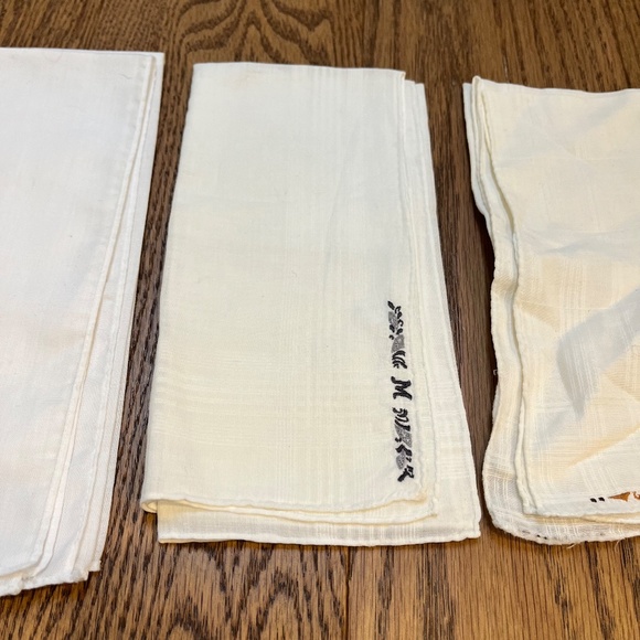 Bundle of Vintage Hankies (Monogrammed) - Picture 7 of 8